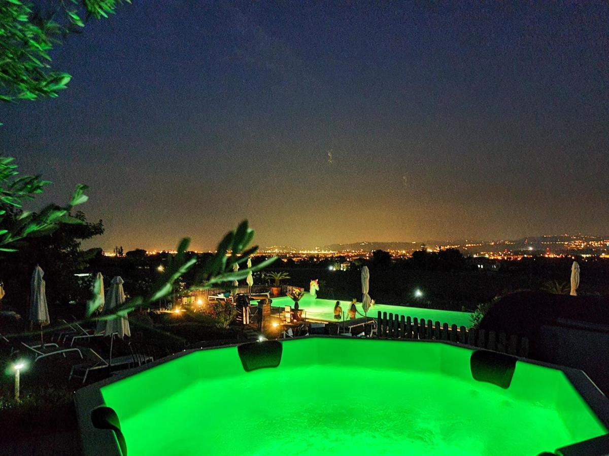 Agriturismo Rosa Antica Monte San Vito Bagian luar foto